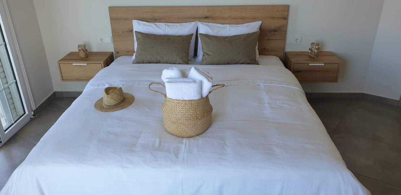Villa Eleni Greece - Wonderful Sea View Studios Nea Roda Exterior photo