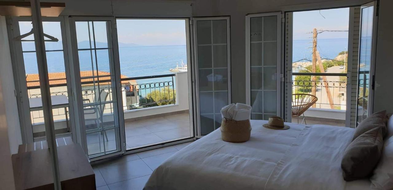 Villa Eleni Greece - Wonderful Sea View Studios Nea Roda Exterior photo