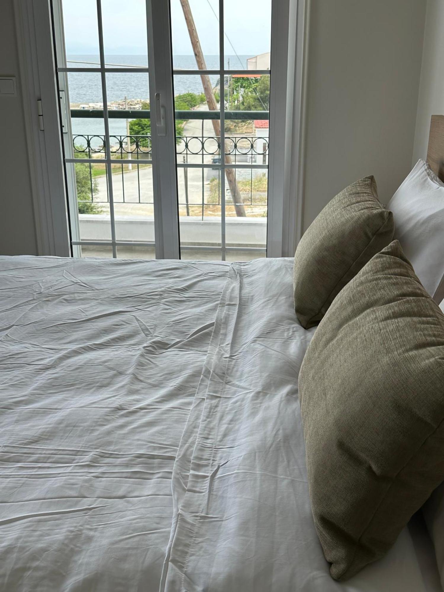 Villa Eleni Greece - Wonderful Sea View Studios Nea Roda Exterior photo