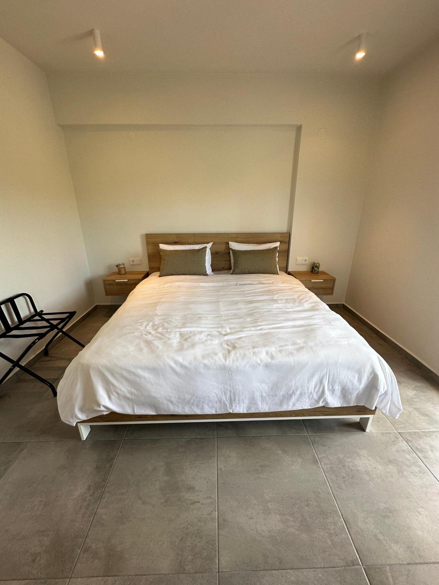 Villa Eleni Greece - Wonderful Sea View Studios Nea Roda Exterior photo