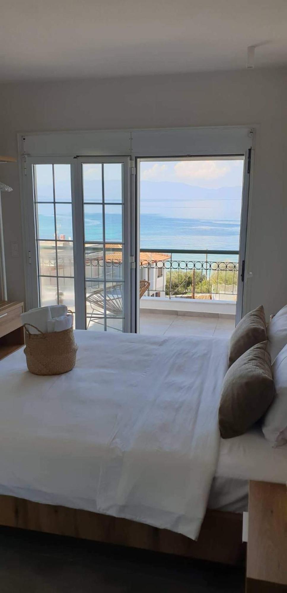 Villa Eleni Greece - Wonderful Sea View Studios Nea Roda Exterior photo